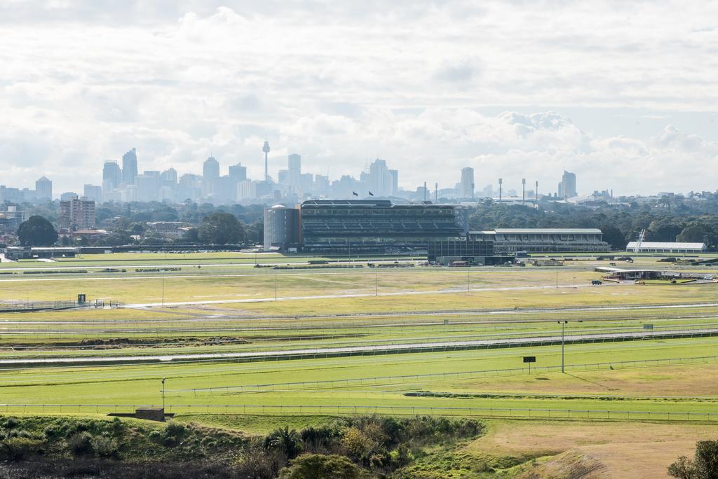 Racecourse Space Pop Up Randwick Luaran gambar