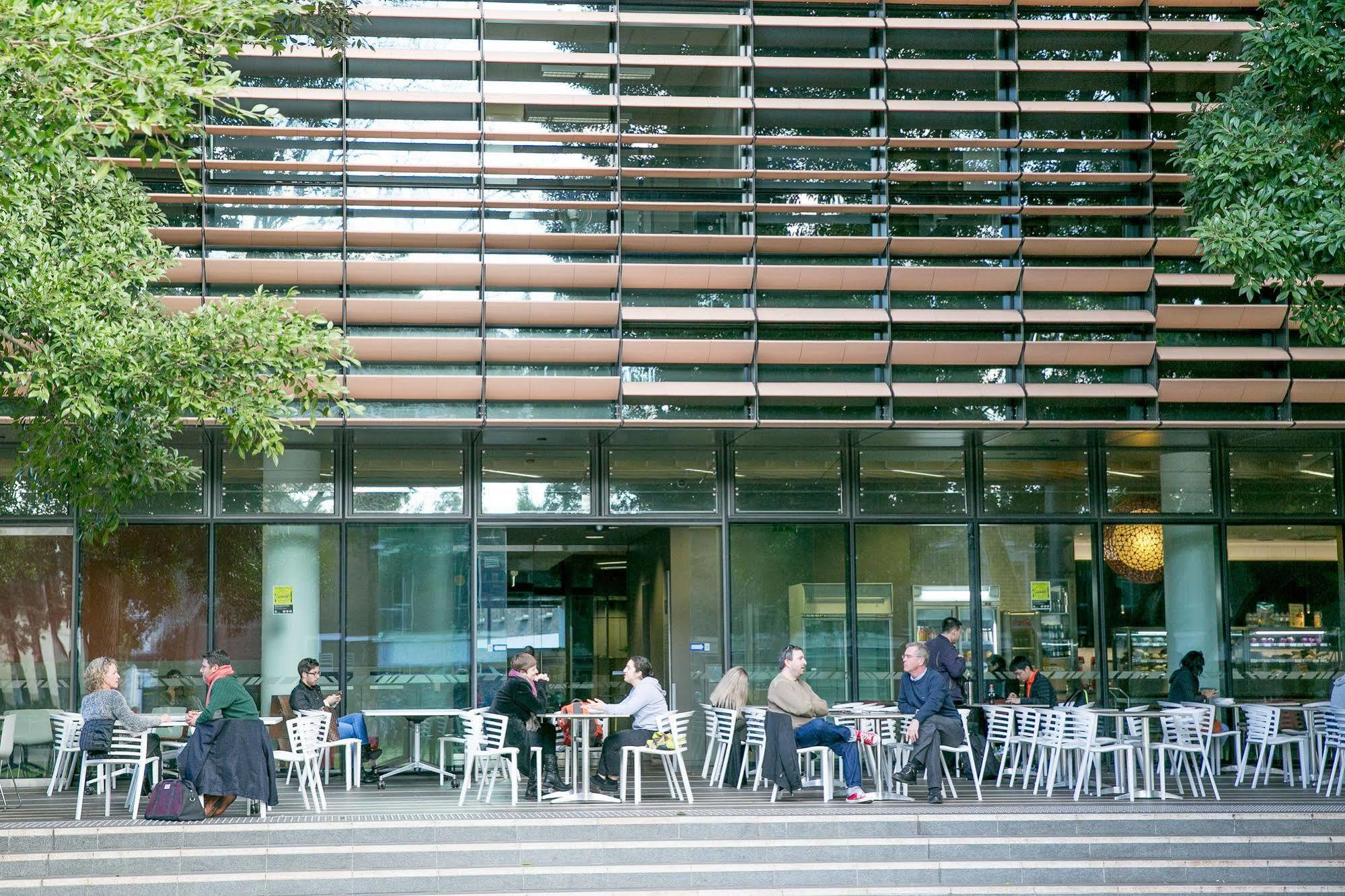Racecourse Space Pop Up Randwick Luaran gambar