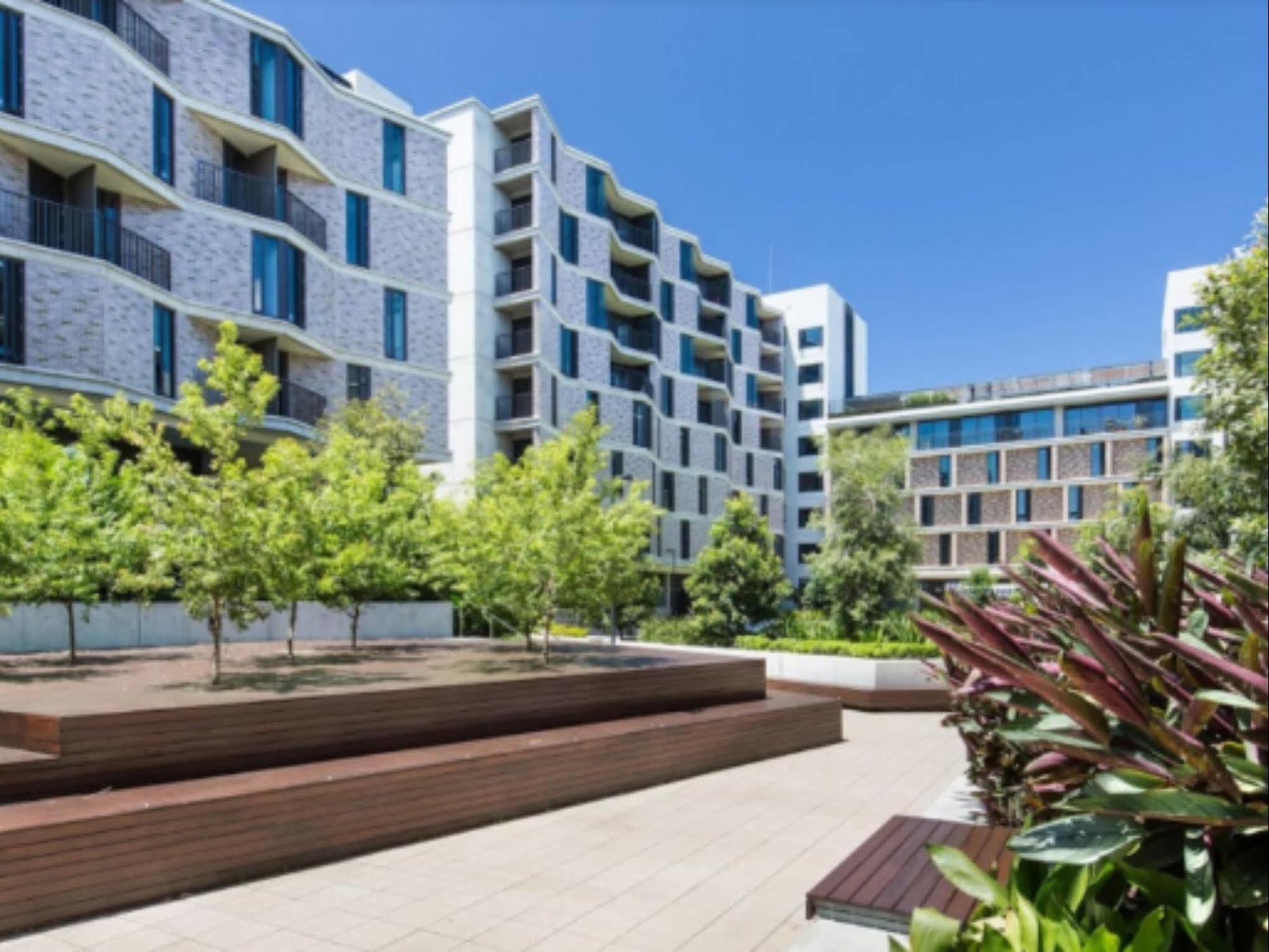 Racecourse Space Pop Up Randwick Luaran gambar