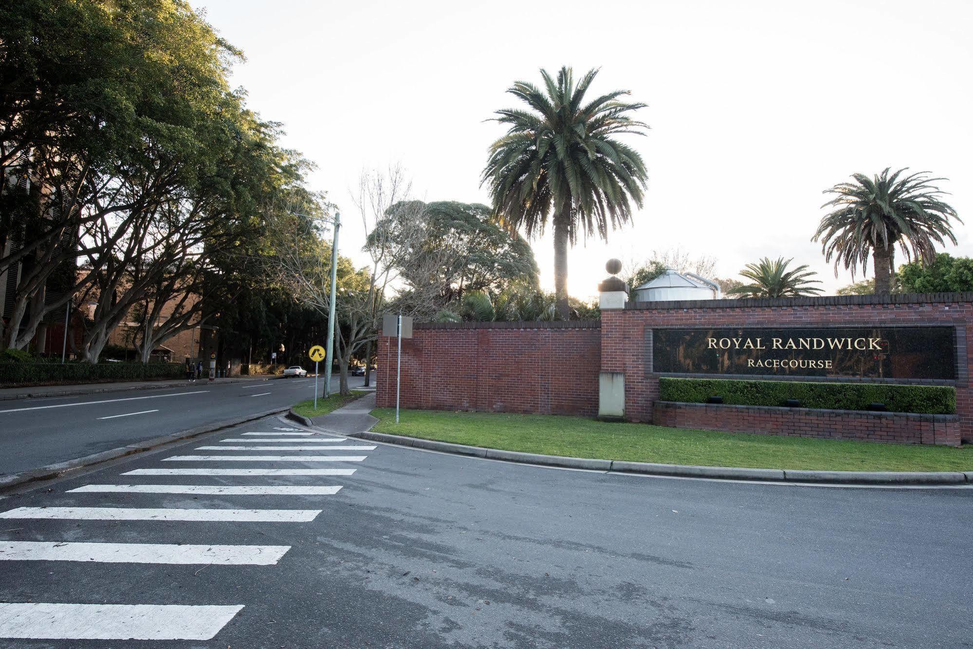 Racecourse Space Pop Up Randwick Luaran gambar