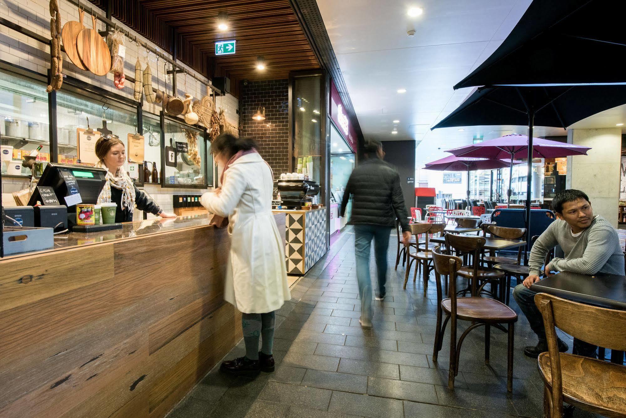Racecourse Space Pop Up Randwick Luaran gambar